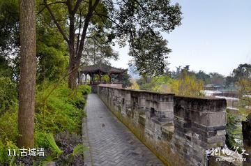 成都宝光桂湖文化旅游区-古城墙照片
