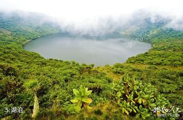 卢旺达火山国家公园-湖泊照片