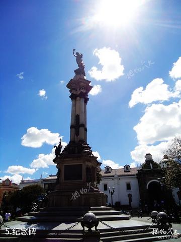 厄瓜多尔基多市-纪念碑照片