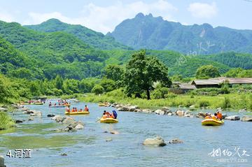 丹东凤城奇石峡漂流-河道照片