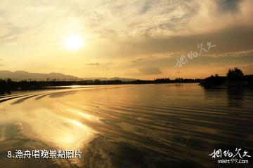 甘肅金昌金水湖-漁舟唱晚照片