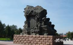 石河子周恩来总理纪念碑馆旅游攻略之青铜雕塑