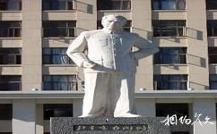 南开大学校园概况之周总理雕像