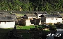 霞给藏族文化村旅游攻略之藏式民居