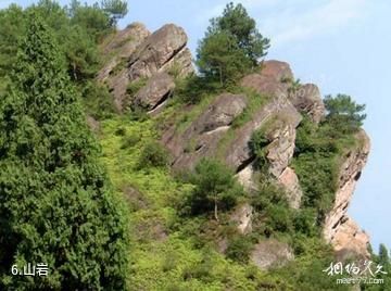 西双版纳猴山-山岩照片