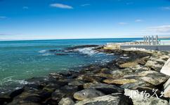 新西兰但尼丁市旅游攻略之圣克莱尔海滩