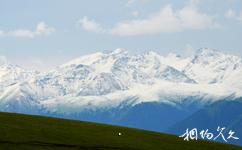 新疆喀拉峻草原旅游攻略之雪山