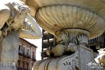 意大利卡塔尼亚市-石雕照片