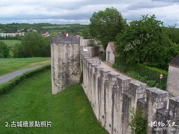 法國普羅萬中世紀集鎮-古城牆照片