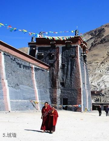 西藏萨迦寺-城墙照片