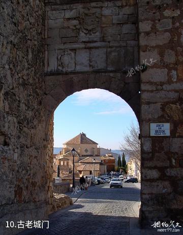 西班牙昆卡古城-古老城门照片