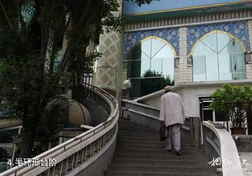 乌鲁木齐汗腾格里清真寺-半环形台阶照片