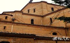 哥伦比亚麦德林市旅游攻略之红砖教堂