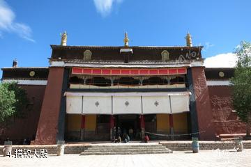 西藏白居寺-措钦大殿照片