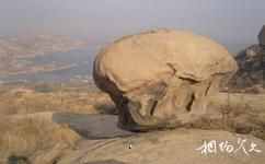 泰安徂徕山国家森林公园旅游攻略之蘑菇石