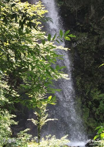 六盘水玉舍国家森林公园-瀑布照片