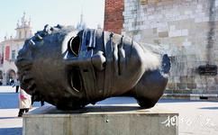 波兰克拉科夫老城旅游攻略之雕塑