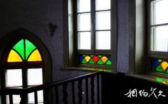 青岛花石楼旅游攻略之彩色的窗子