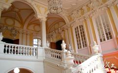 拉脱维亚隆黛尔宫旅游攻略之楼梯