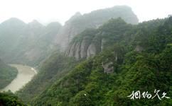 桂林天门山旅游攻略之远处的资江