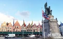 布鲁日市集广场旅游攻略之雕像