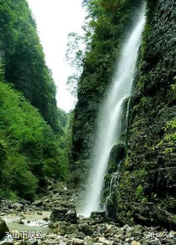 龙里猴子沟风景区-山下峡谷照片