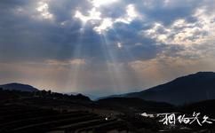 滄源翁丁佤族村寨旅遊攻略之彩雲下的梯田