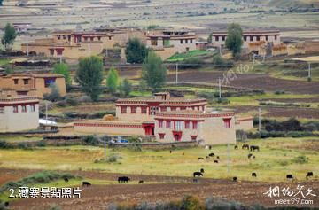 理塘勒通古鎮千戶藏寨-藏寨照片