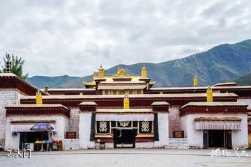 西藏山南昌珠寺旅游景区-大门照片