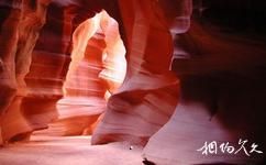 美國羚羊峽谷旅遊攻略之岩洞