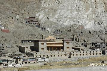 西藏萨迦寺-寺顶远眺照片