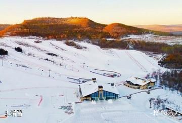 长白山鲁能胜地国际度假区-滑雪照片