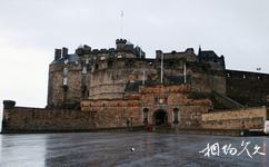 英国爱丁堡皇家一英里大道旅游攻略之城堡广场