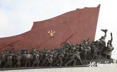 朝鲜平壤市旅游攻略之两侧雕塑